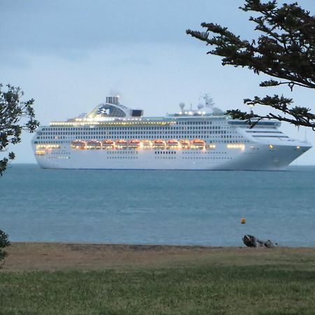 Harbour View Motel On Ahuriri Beach In Napier Nz With Sea View Suites Eksteriør bilde
