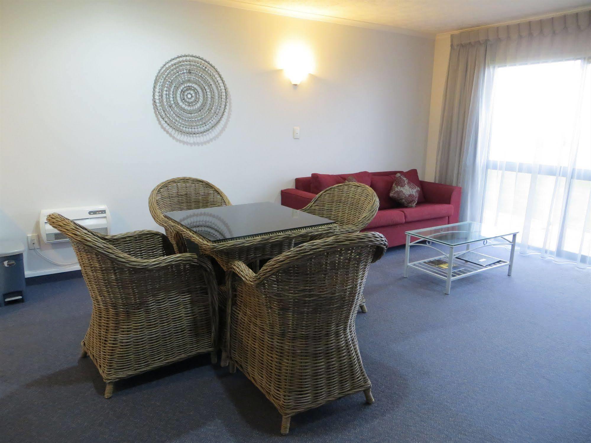 Harbour View Motel On Ahuriri Beach In Napier Nz With Sea View Suites Eksteriør bilde