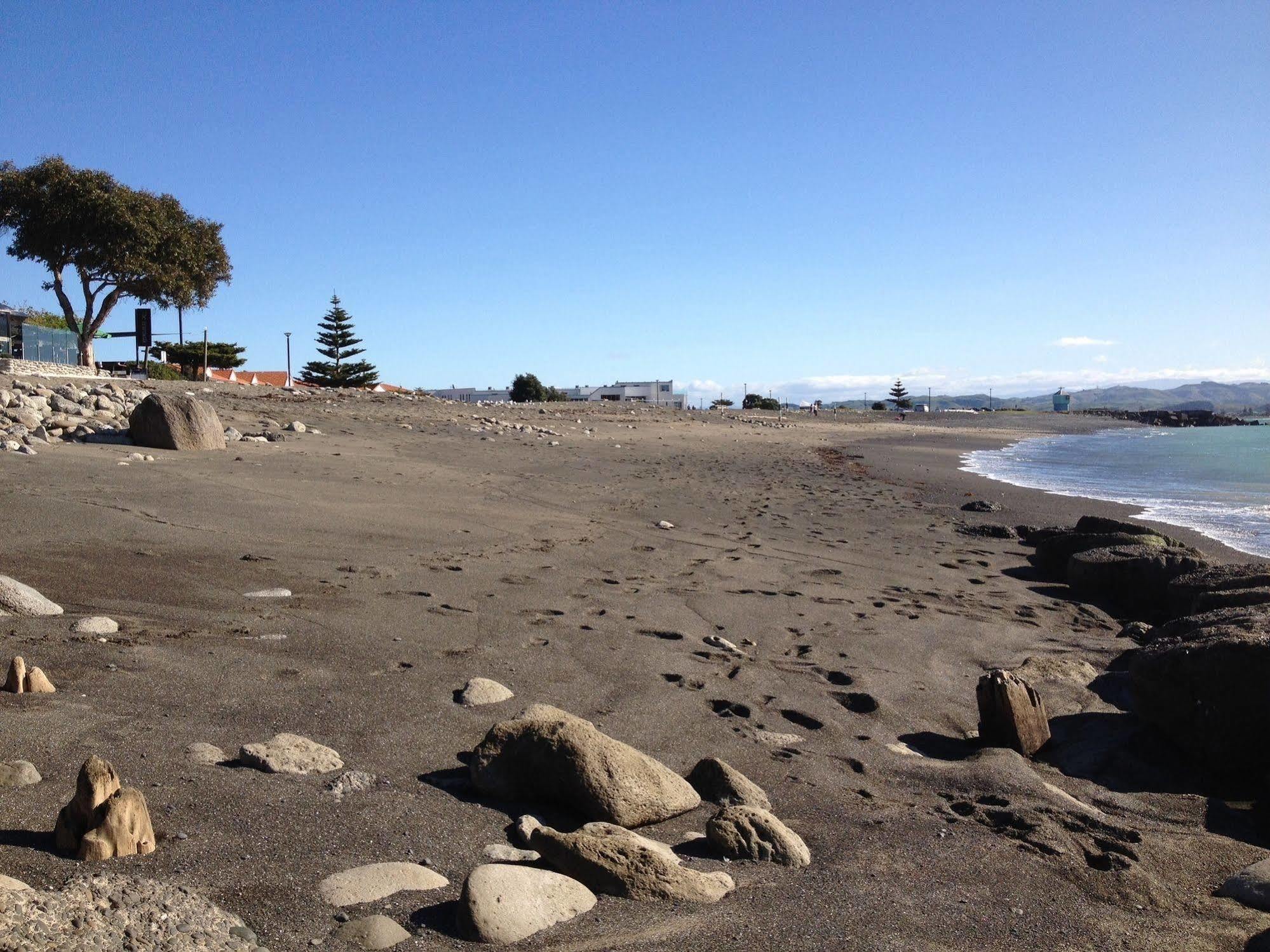 Harbour View Motel On Ahuriri Beach In Napier Nz With Sea View Suites Eksteriør bilde