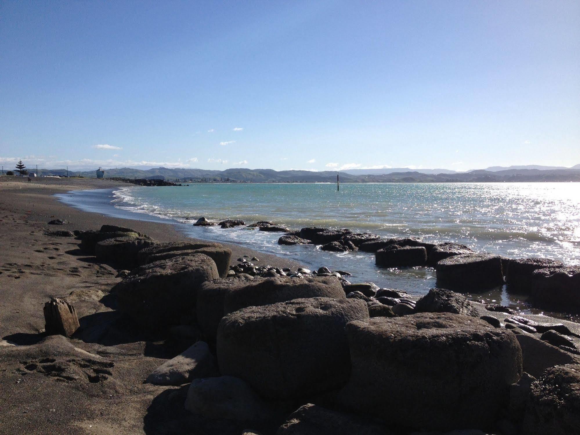 Harbour View Motel On Ahuriri Beach In Napier Nz With Sea View Suites Eksteriør bilde