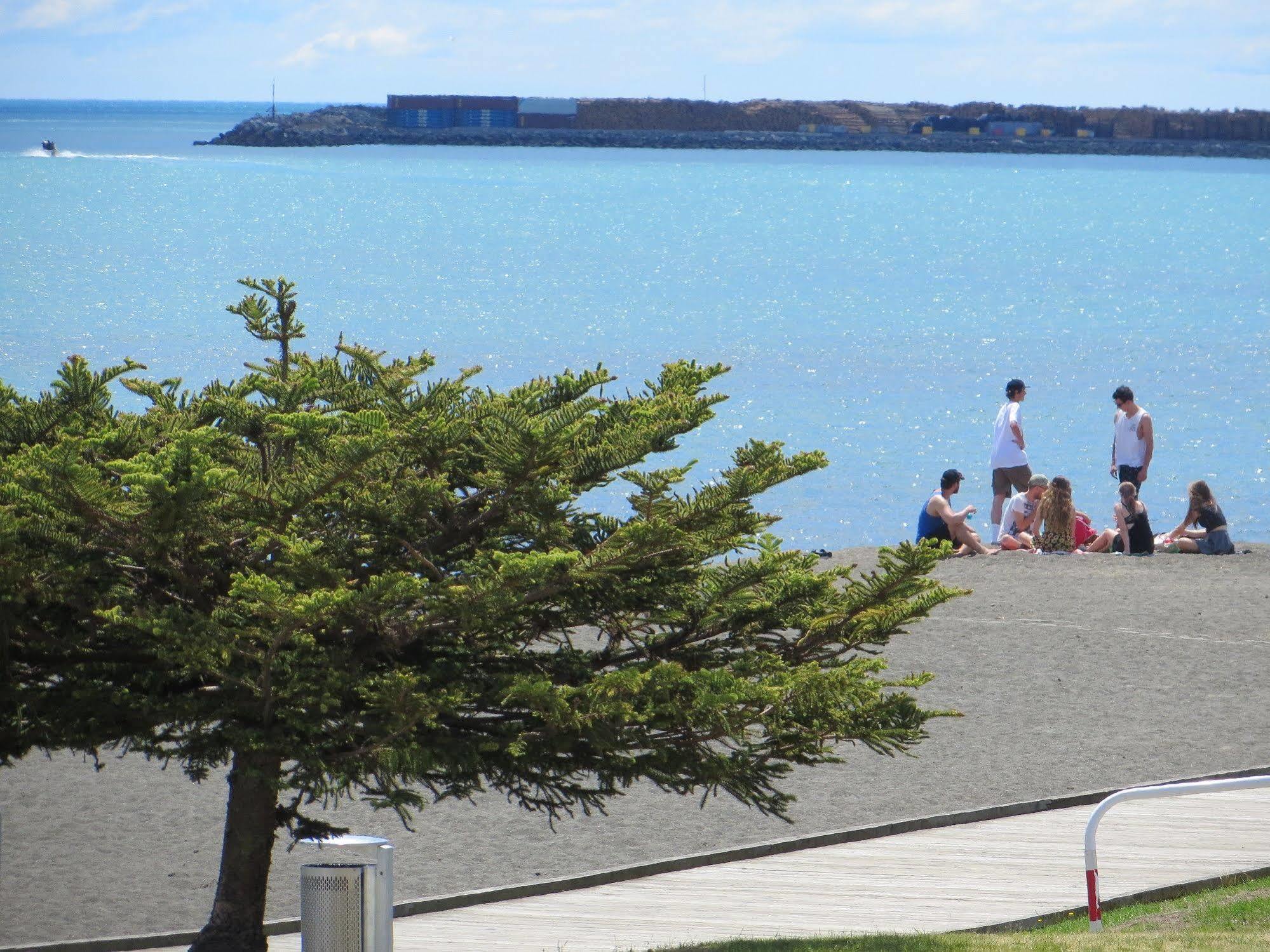 Harbour View Motel On Ahuriri Beach In Napier Nz With Sea View Suites Eksteriør bilde